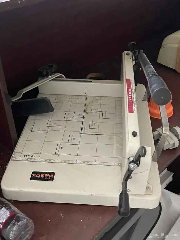 اغراض مكتبة كامله للبيع 14