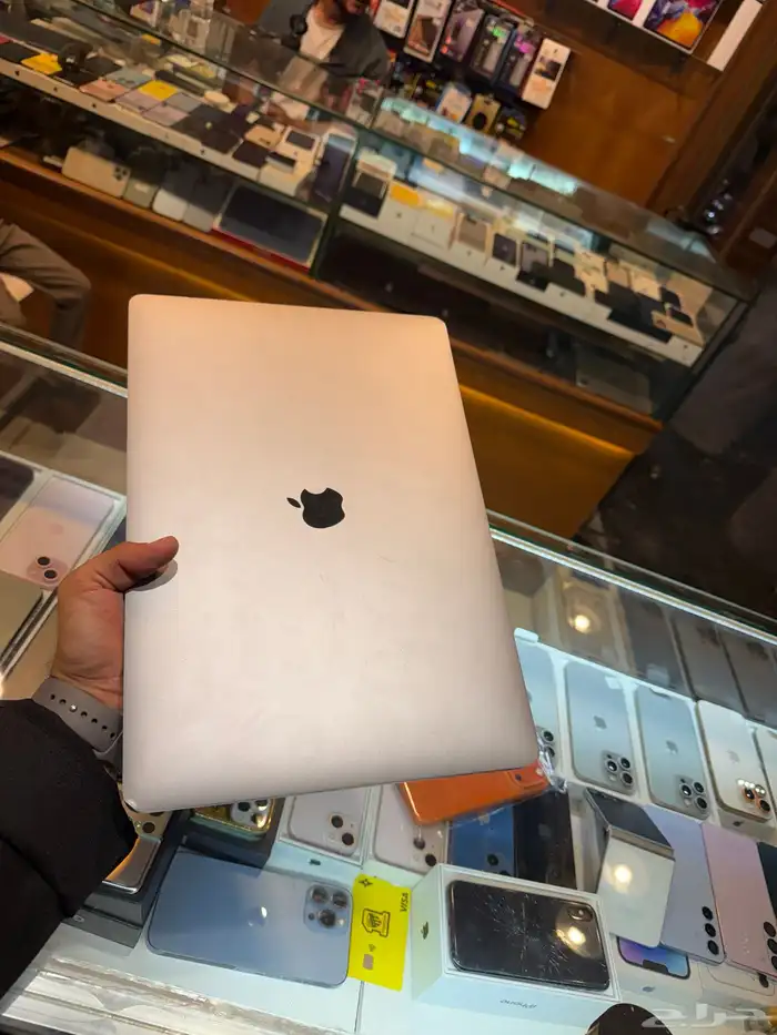 ماك بوك برو 512 قيقاء 16 أنش حجم الشاشة رام المعالج16 14