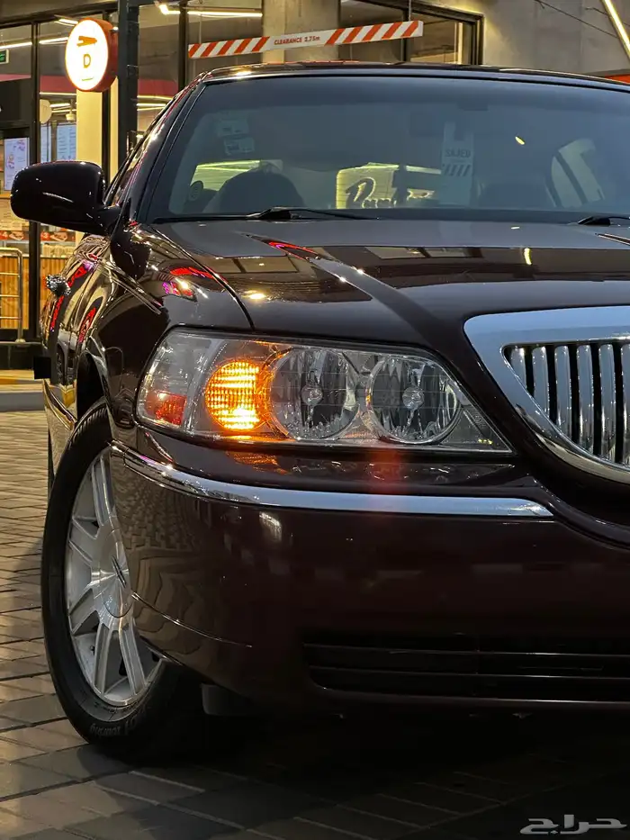 لنكولن تاون كار مخزن ممشى 82 الف كيلو فقط 1