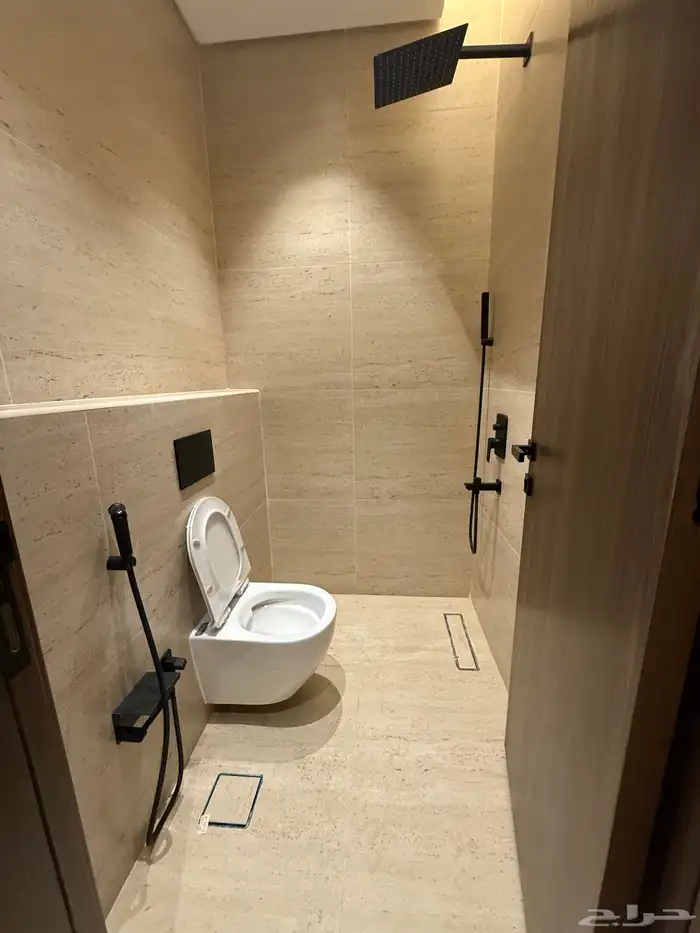 شقة فاخرة للإيجار بحي الصفا 5