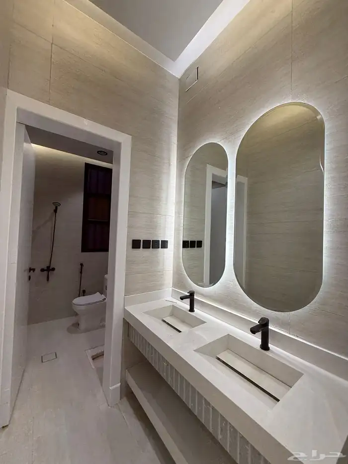 للبيع شقه أرضيه وروف علوي بحي النسيم ب أسعار صيدة 31