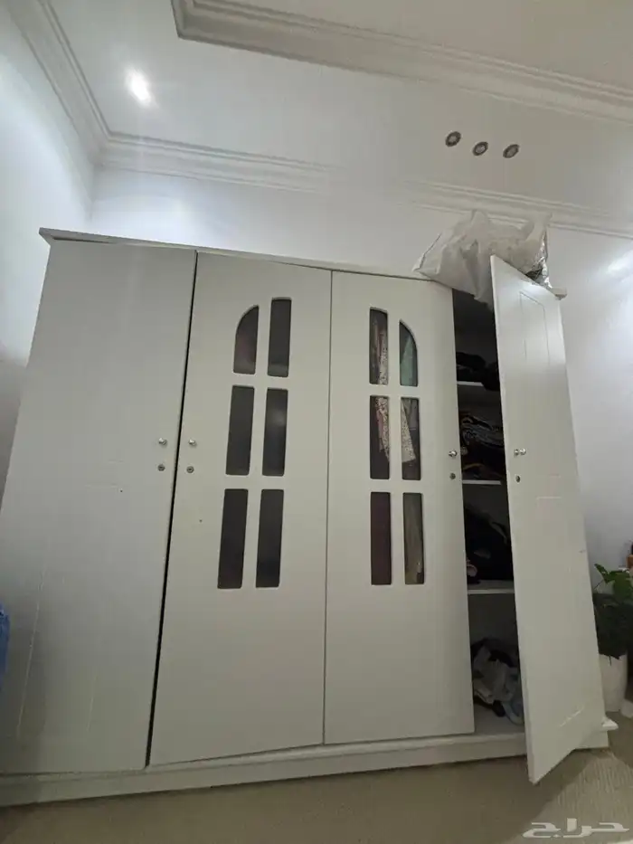 تسريحه ودولاب وسرير البيع مستعجل 1