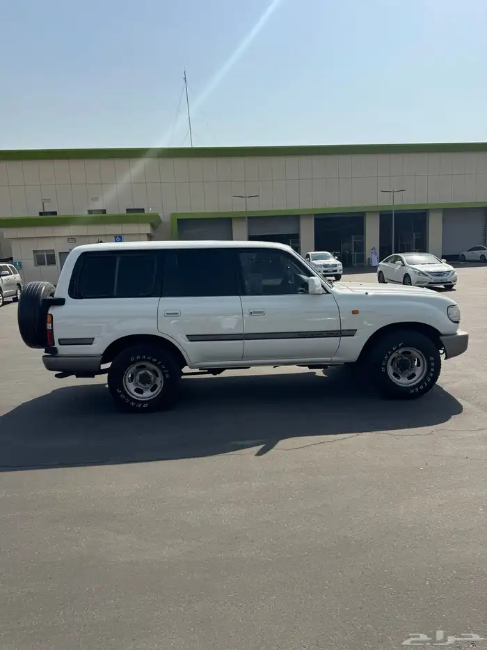 جي اكس ار صالون جيب موديل 97 تويوتا لاندكروزر 8