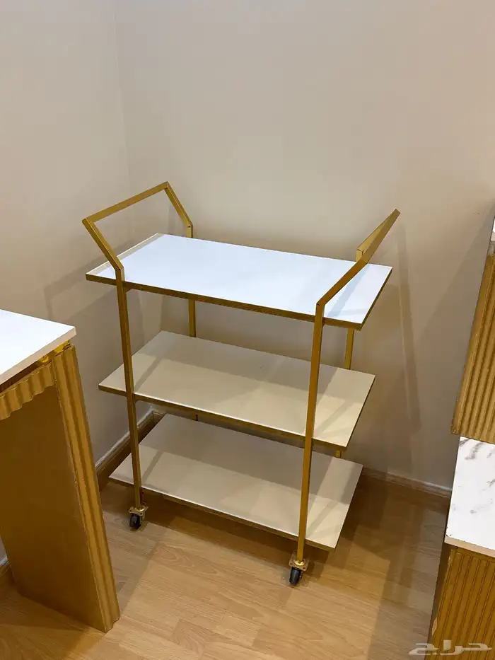 طاولات خدمه مع عربيه ومرايه وطاولة استقبال 2