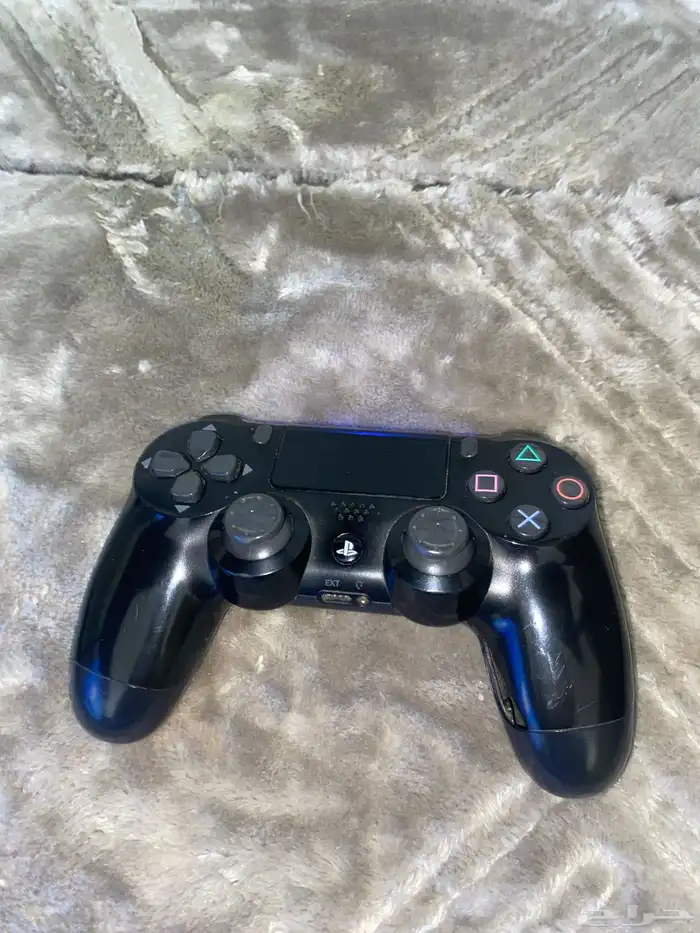 سوني 4 بحالة الوكاله معا 4 شرطان واقير 3