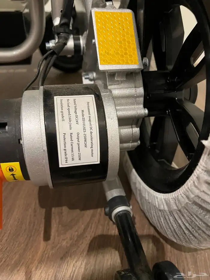 كرسي كهربائي لذو الاحتياجات الخاصة 8