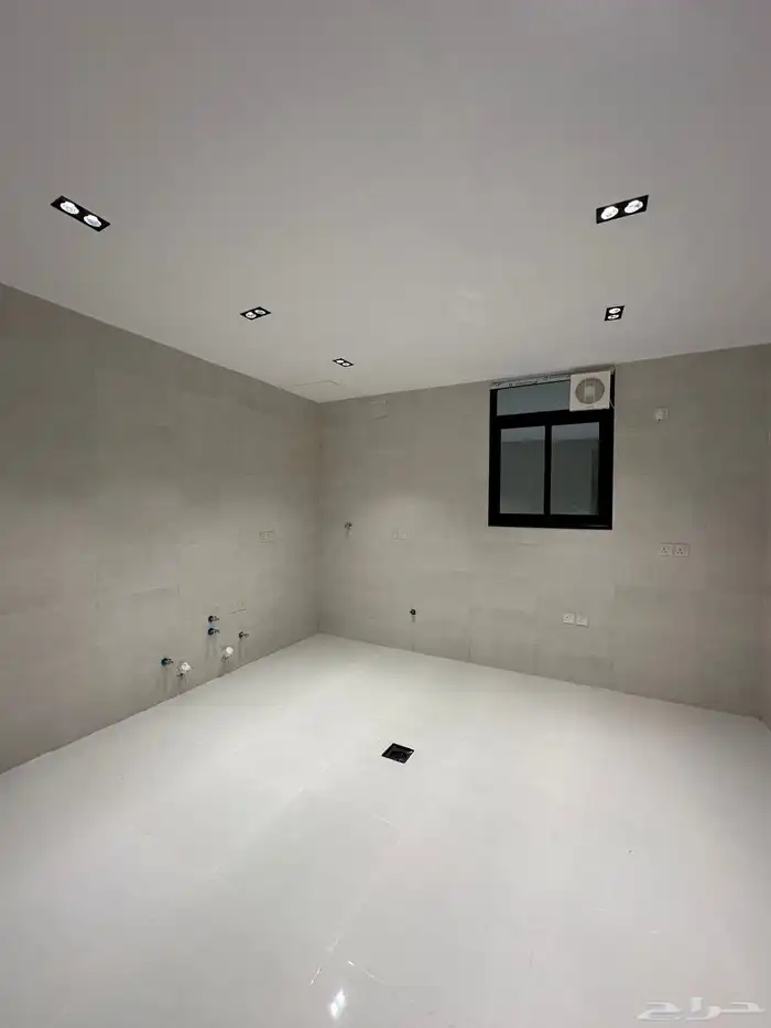 للبيع شقه ارضيه بمدخل سياره مستقل بموقع مميز بخميس مشيط 7