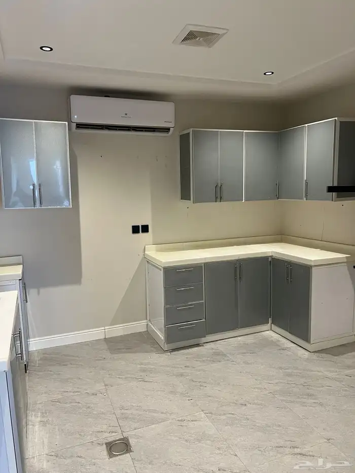 شقه للايجار بحي المونسيه 5