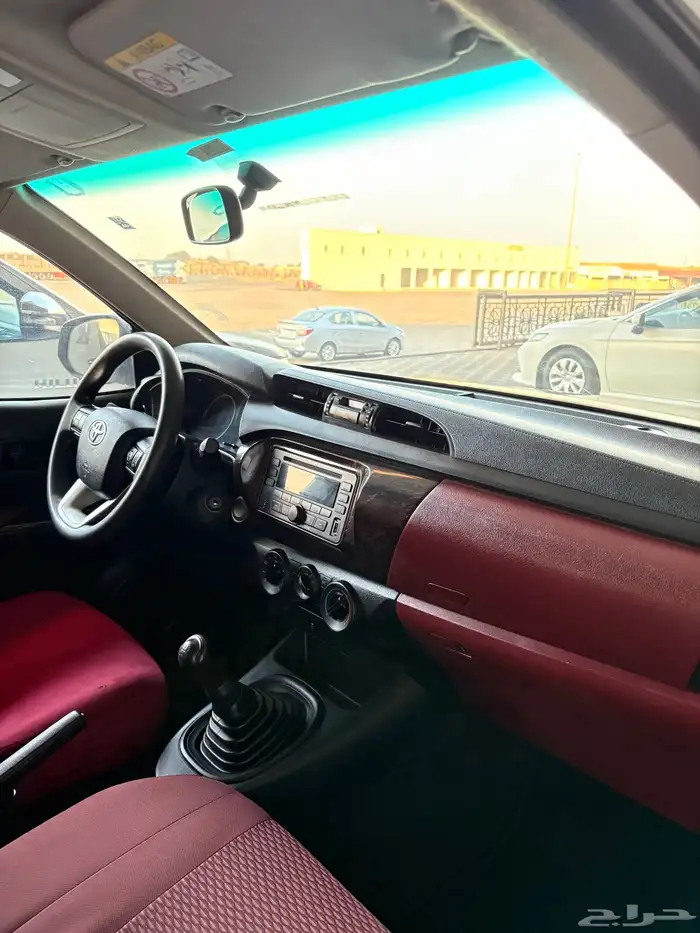 هايلوكس 20118 مرفق معها مجموعة هايلوكسات مخزنه 7