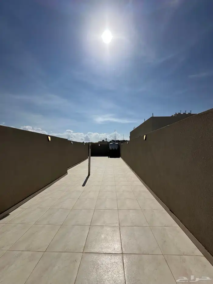 للبيع شقق علويه بسطح خاص ومصعد بحي المعارض520الف 25