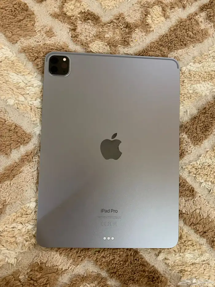 ايباد برو M2 1