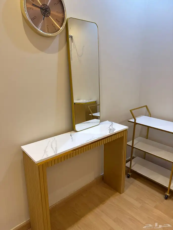 طاولات خدمه مع عربيه ومرايه وطاولة استقبال 1