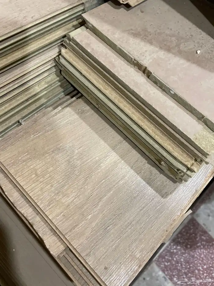 للبيع باركيه 3في5 بسعر رمزي 0