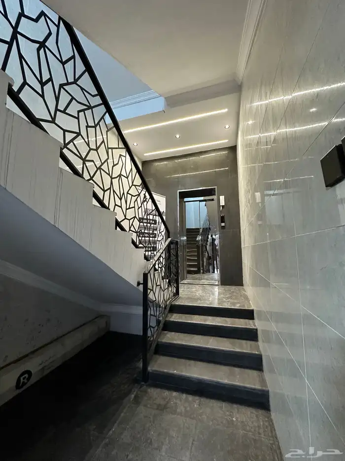 شقق للبيع الرانوناء داخل الحد ب اسطح داخلية خاصة 2