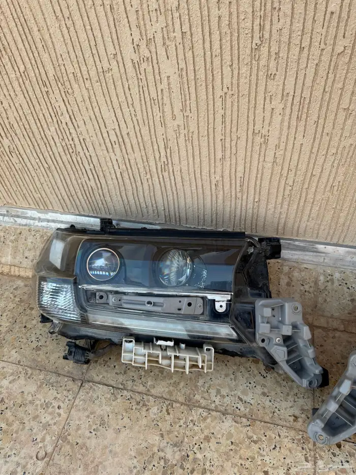 شمعات لاندكروزر وكالة 3