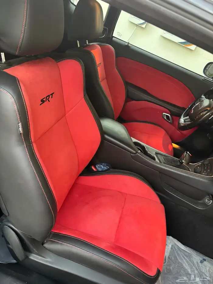 دوج تشالنجر 2022 8 سلندر لوحة دبي في الرياض 11