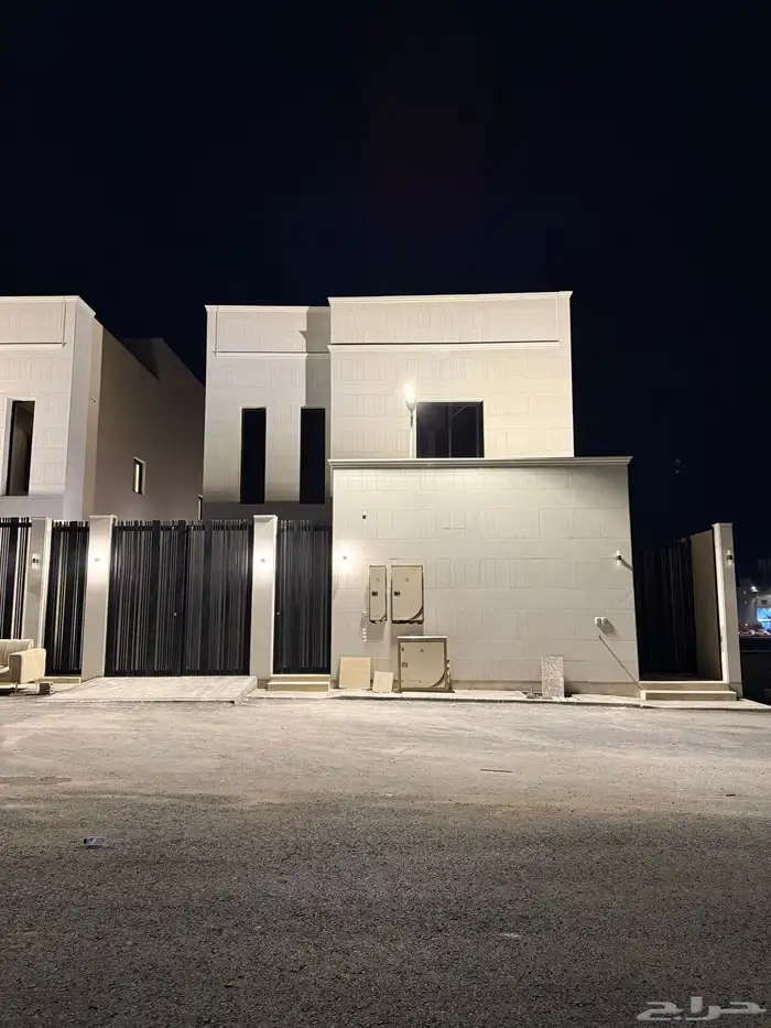 فيلا درج صاله وشقتين للبيع 1