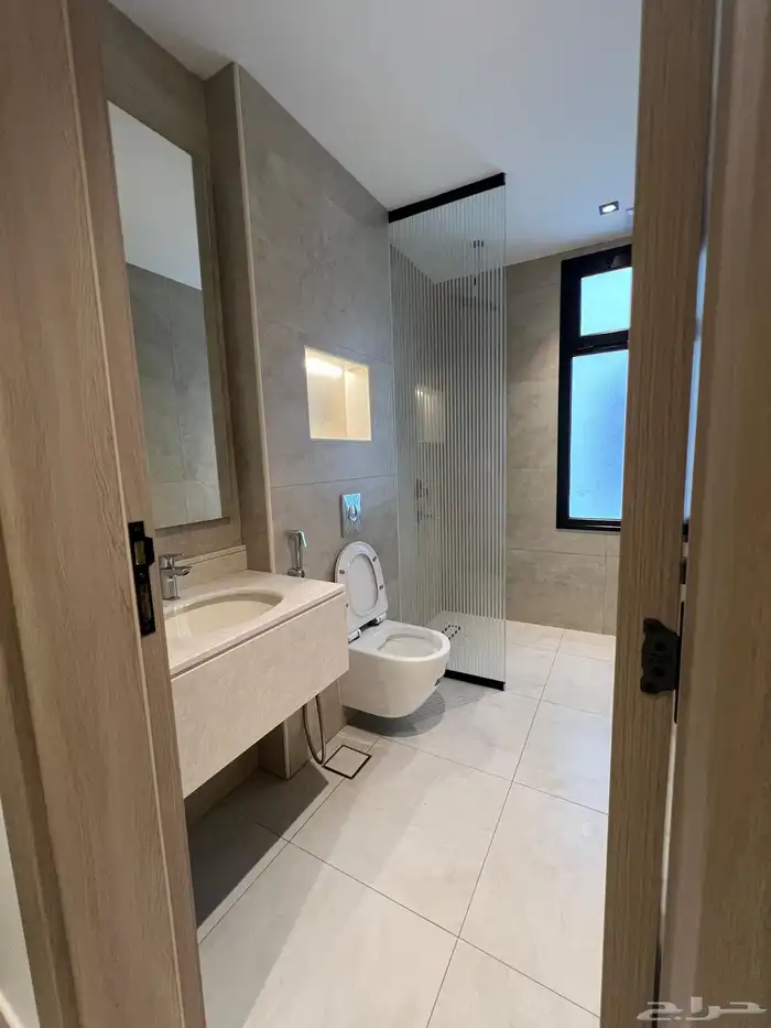 شقة للايجار السنوي الخبر حي البحر مقابل الكورنيش 6