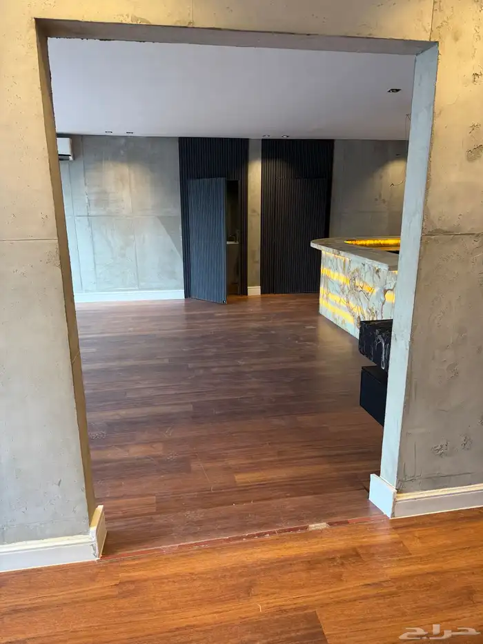 استراحه للايجار السنوي المساحه 450م شارع 30 شمالي 3