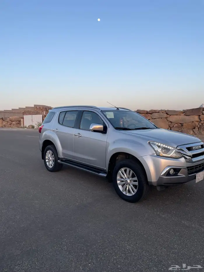 (تمم البيع)ايسوزو 2018 MUX دبل قير اتوماتيك 3