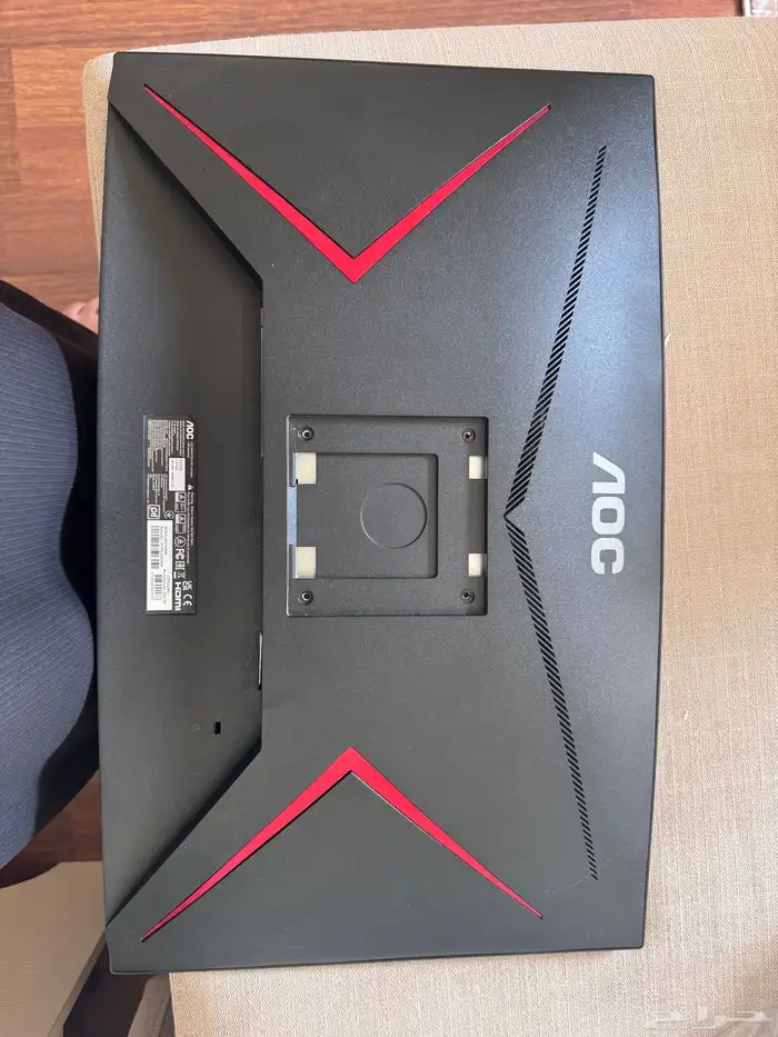 شاشة قيمنق 27 AOC 240hz مكسورة 4