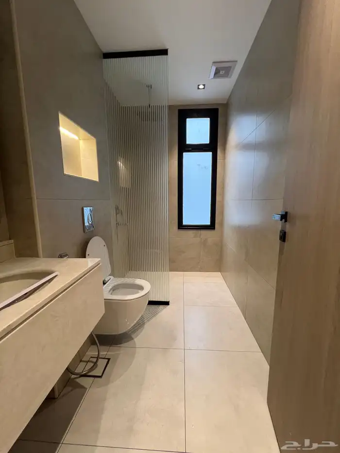 شقة للايجار السنوي الخبر حي البحر مقابل الكورنيش 14