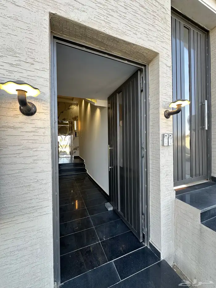 للبيع شقق علويه بسطح خاص ومصعد بحي المعارض520الف 2