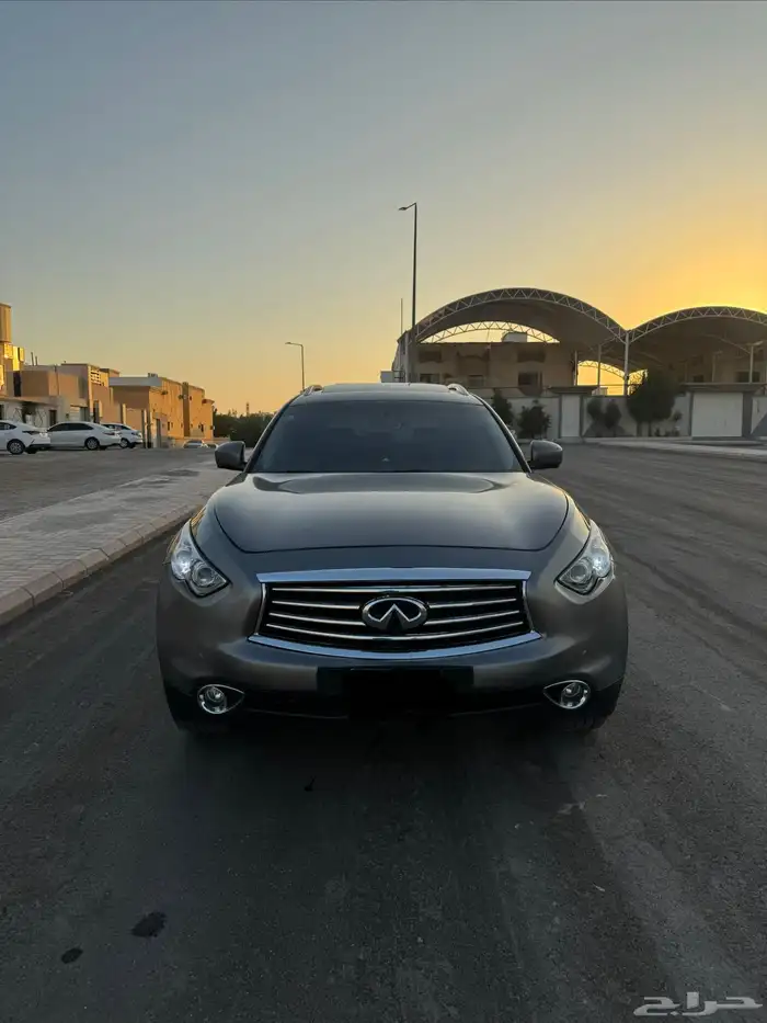 انفينتي QX70 فل كامل اقبل البدل المناسب 0
