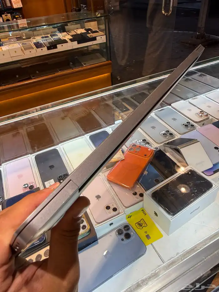 ماك بوك برو 512 قيقاء 16 أنش حجم الشاشة رام المعالج16 8