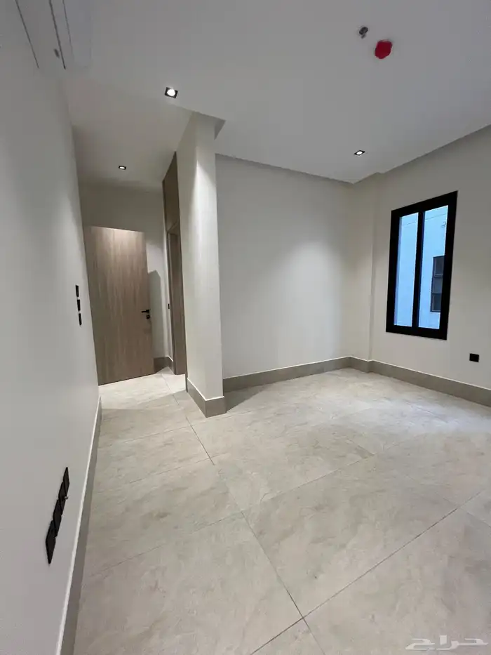 شقة للايجار السنوي الخبر حي البحر مقابل الكورنيش 12