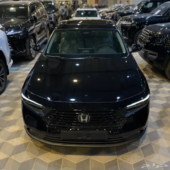 هوندا اكورد نص فل لون اسود 2025 4