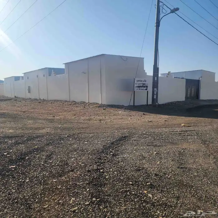 سكن و مستودع شرق مطار المدينة المنورة 2