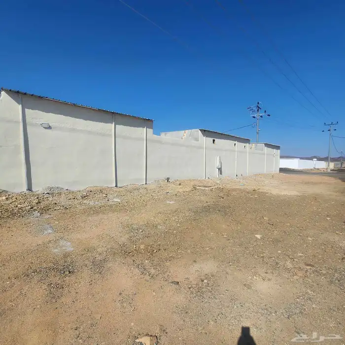 سكن و مستودع شرق مطار المدينة المنورة 5