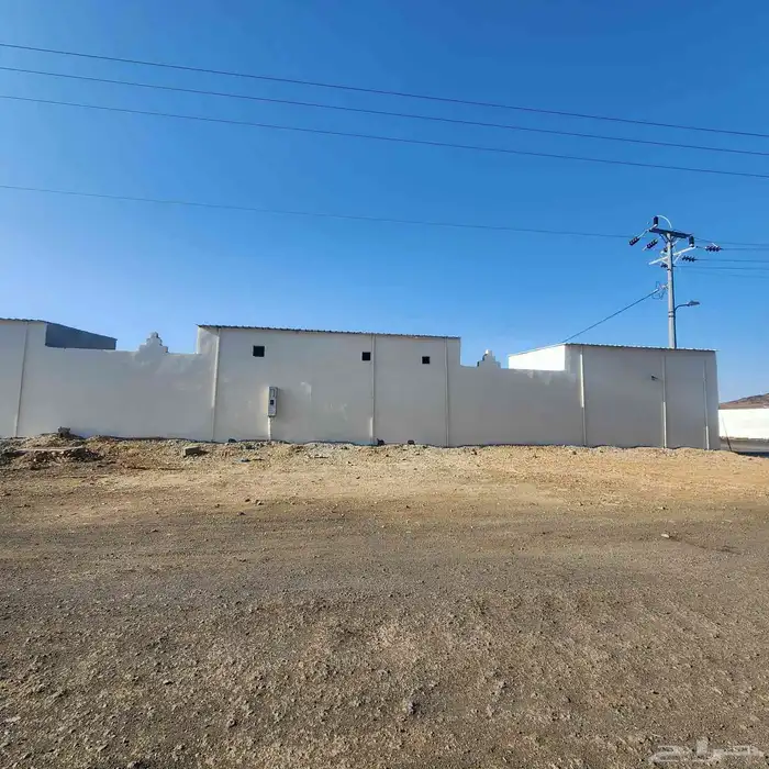 سكن و مستودع شرق مطار المدينة المنورة 4