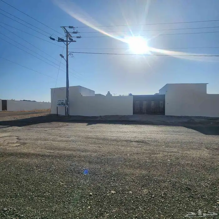 سكن و مستودع شرق مطار المدينة المنورة 0