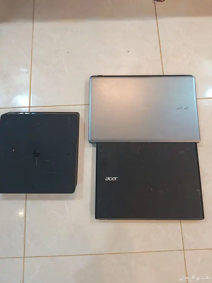 للبيع عدد 2جهاز لابتوب مع سي دي ألعاب كلهم شغالين 0