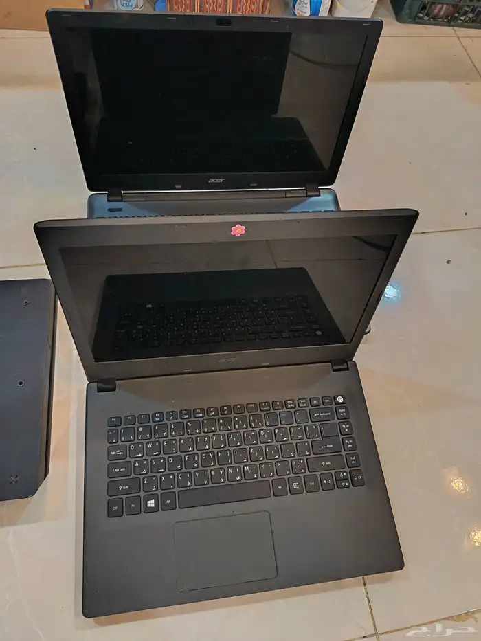 للبيع عدد 2جهاز لابتوب مع سي دي ألعاب كلهم شغالين 1