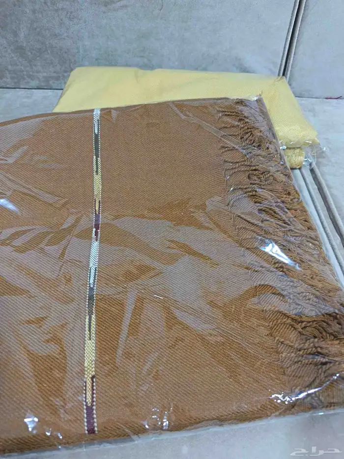 شال عرض قريب متر وطول قريب مترين 4