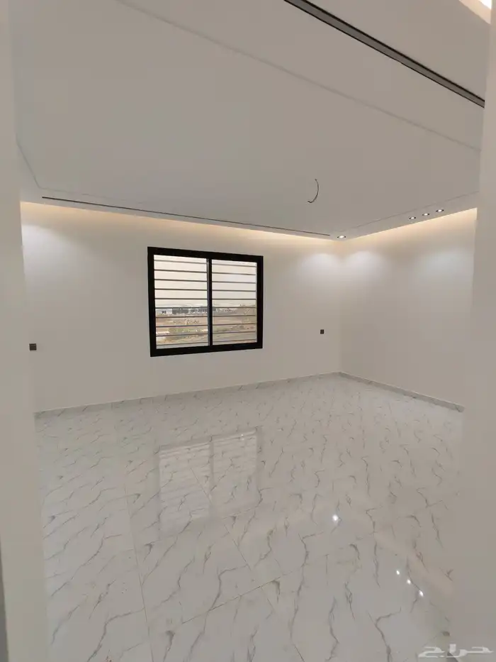 للبيع روف علوي بملحق مع بايكه سياره من 650 الف بشمال الخميس 5