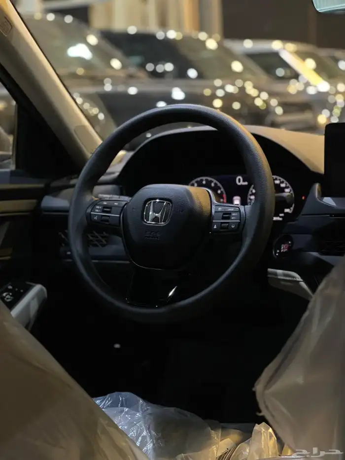 هوندا اكورد نص فل لون اسود 2025 7