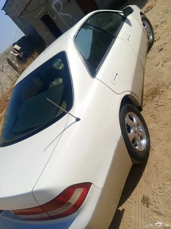 للبيع استخدام لكزز ال اس موديل 2000 2