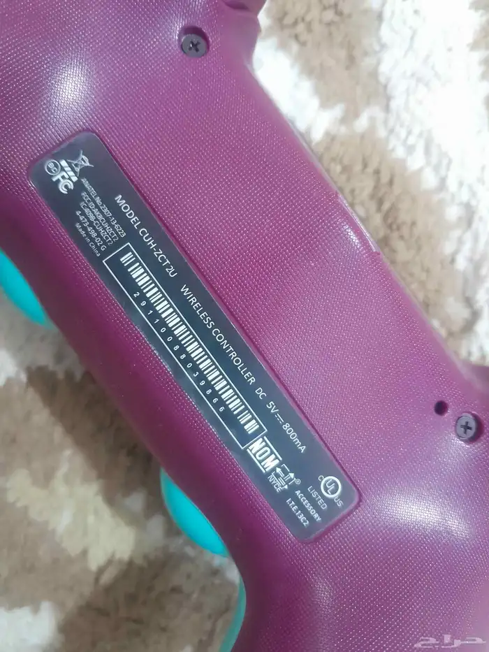 يد سوني4 العدد 2مستعمله نظيفه واحده اصليه السودا 4