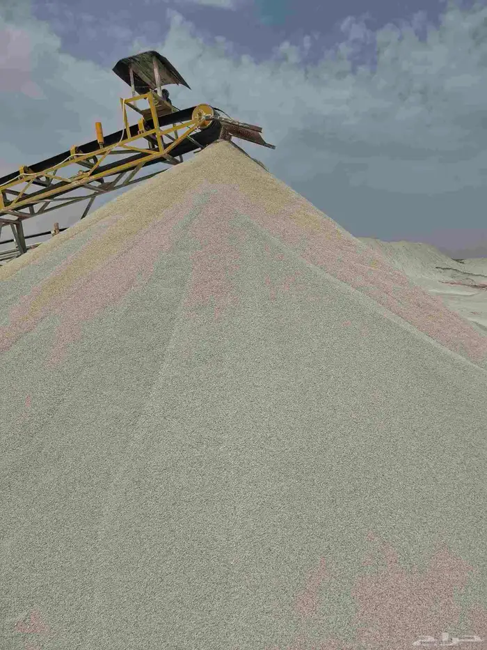 كساره بحص وحجر بناء ورمل ابيض واحمر وصبيز واسفلت 1