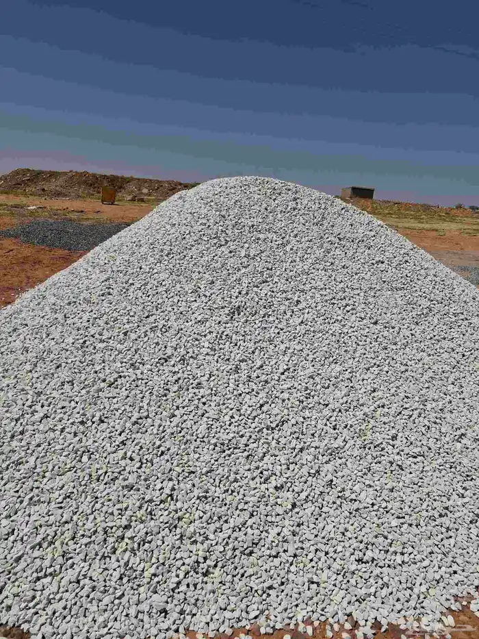 كساره بحص وحجر بناء ورمل ابيض واحمر وصبيز واسفلت 8