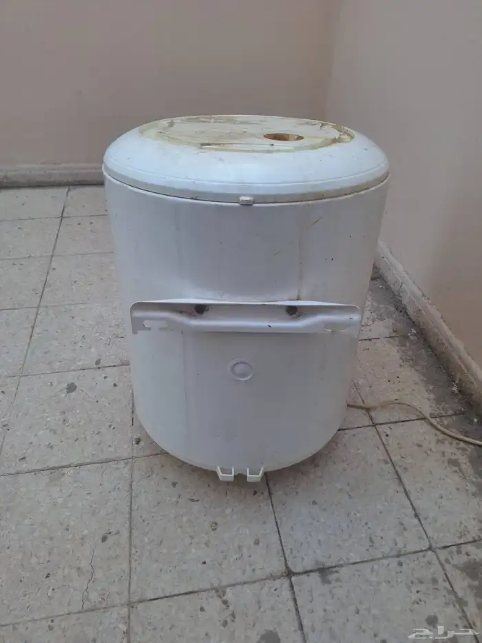 سخان مياه كهرباء سليم ما فيه شي 0