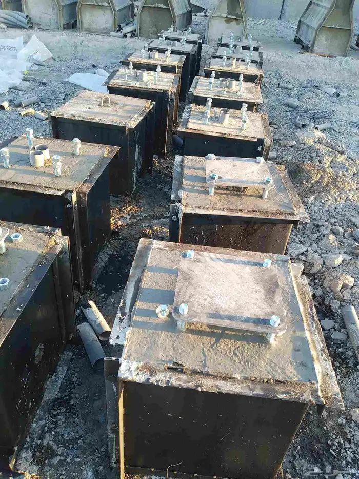 يوجد لدينا حواجز خرسانيه جهزه من جميع انواع المقاصت اتوصل 0