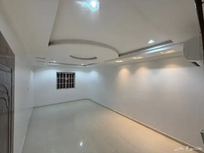 شقة 4 غرف للإيجار مخطط المروة 10