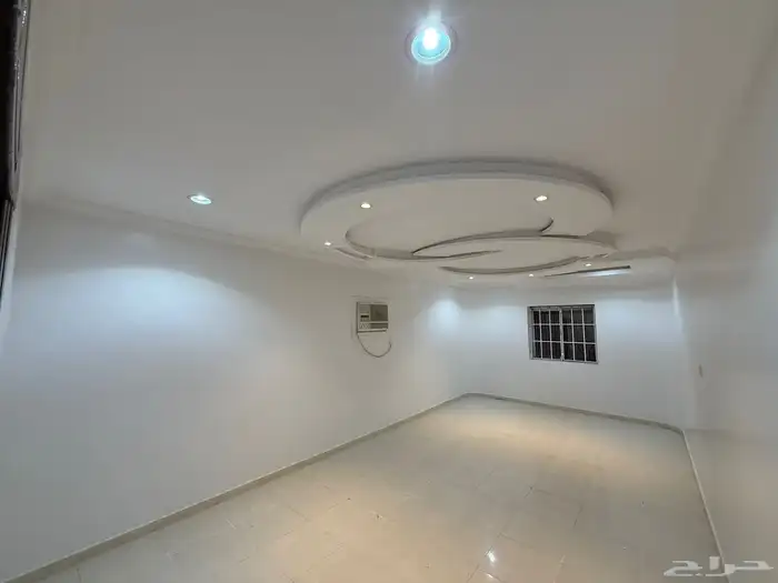 شقة 4 غرف للإيجار مخطط المروة 11