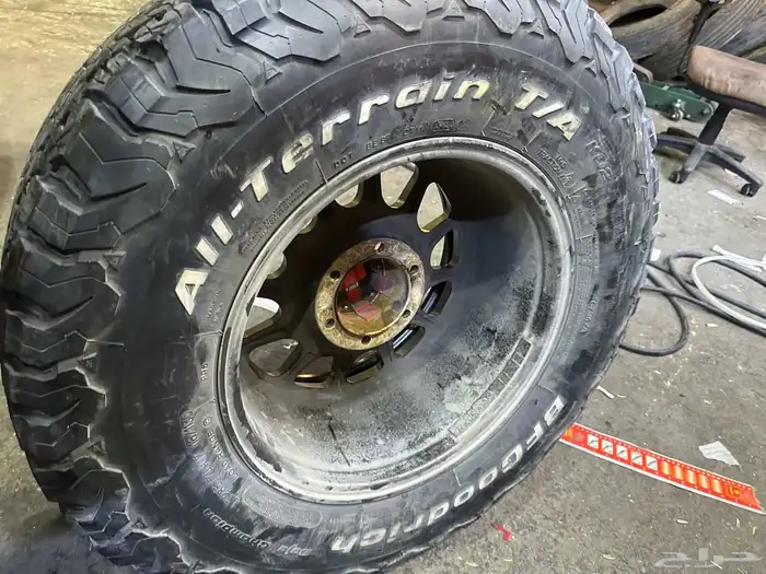 جنوط ميثود فيراني 6 مسمار مع كفرات نص حجري بي اف مقاس 17 13