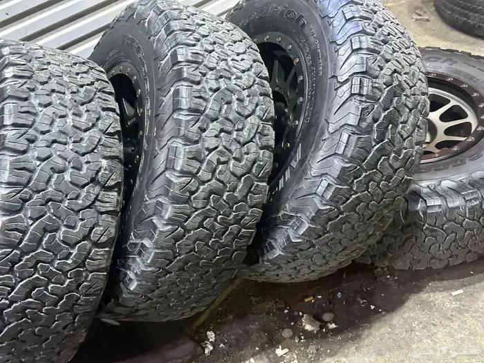 جنوط ميثود فيراني 6 مسمار مع كفرات نص حجري بي اف مقاس 17 23